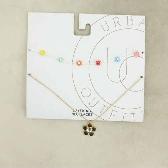 NWT Urban Outfitters Layla Multicolored Beaded Flower Gold Layered Necklace - Picture 1 of 3